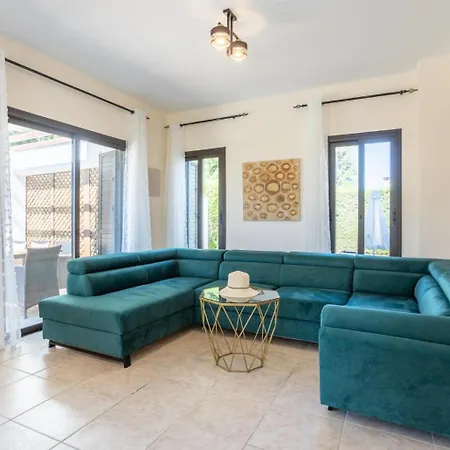 Villa Anna Lachi