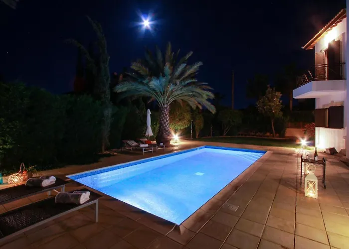 Anna ヴィラ ラッチ